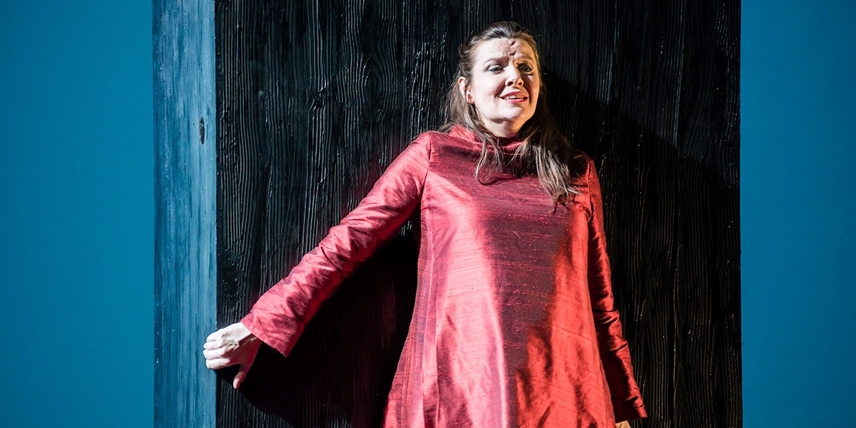 Lee Bisset Isolde 2015B
