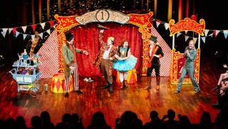 24 Playground Opera 2560X1440